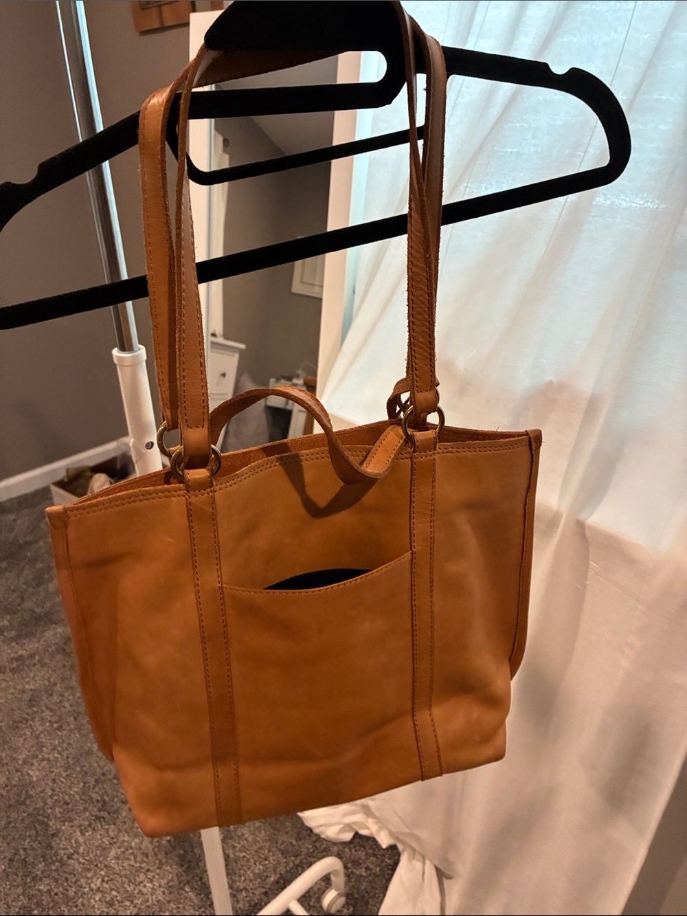 Classic Leather Tote in Tan